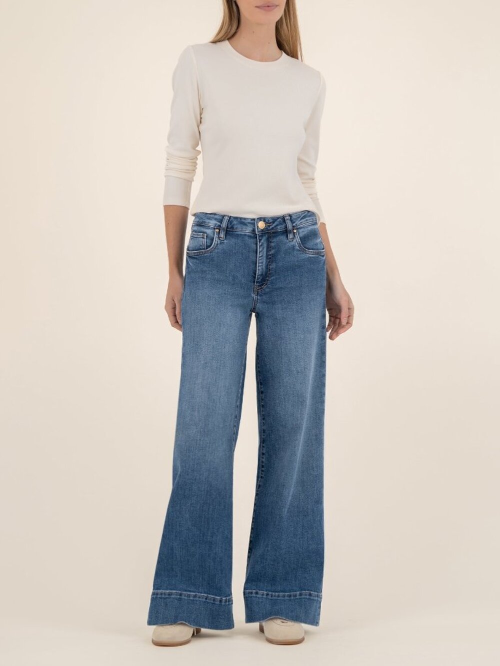 Kut from the Kloth Maya High Rise Wide Leg in Amuse Wash Size 1212 / Amuse W/Med